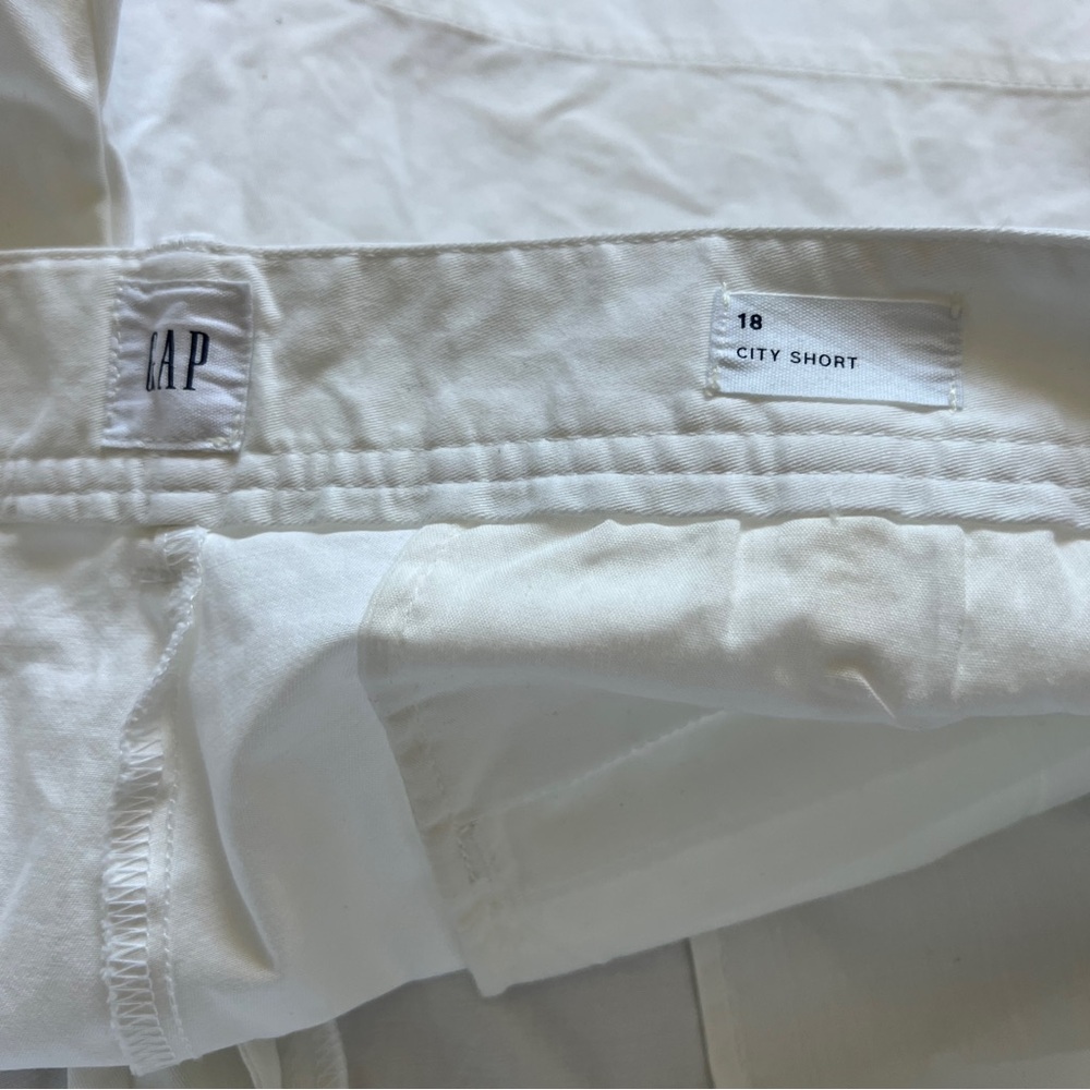 NWT GAP Cotton Blend High Rise City Short Preppy Minimalist Cottage Size 18 - Picture 2 of 7